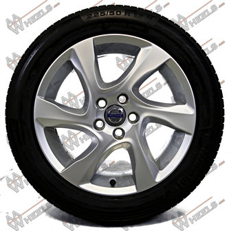 Volvo V40 Larenta 17 inch originele velgen 31381859