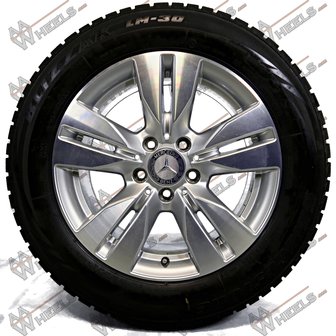 Originele Mercedes velgenset gemonteerd met Bridgestone winterbanden