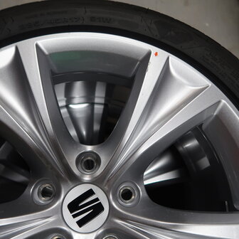 Seat Leon 17 inch originele velgen 5FA601025C | Zomerbanden