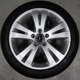 Mercedes C klasse W204 17 inch originele velgen A2044010402 | Zomerbanden