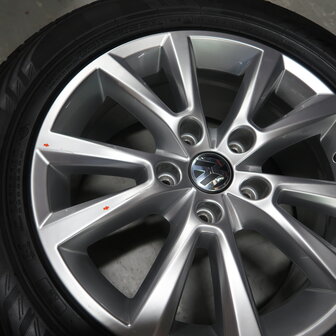 Volkswagen Touareg 7P Karakum 18 inch originele velgen 7P6601025C | winterbanden