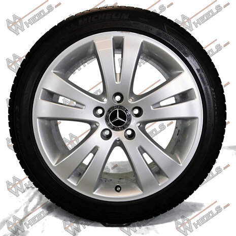 Mercedes C klasse W204 17 inch originele velgen A2044010402 | Zomerbanden