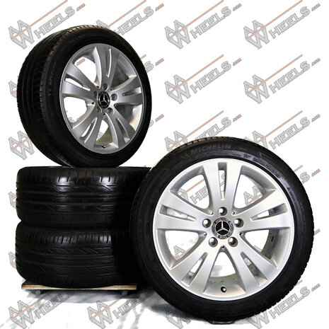 Mercedes C klasse W204 17 inch originele velgen A2044010402 | Zomerbanden